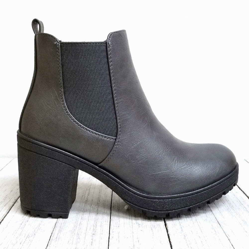 New Gray Chelsea Lug Combat Ankle Boots Booties - Picture 2 of 4